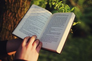 hands-hand-book-reading